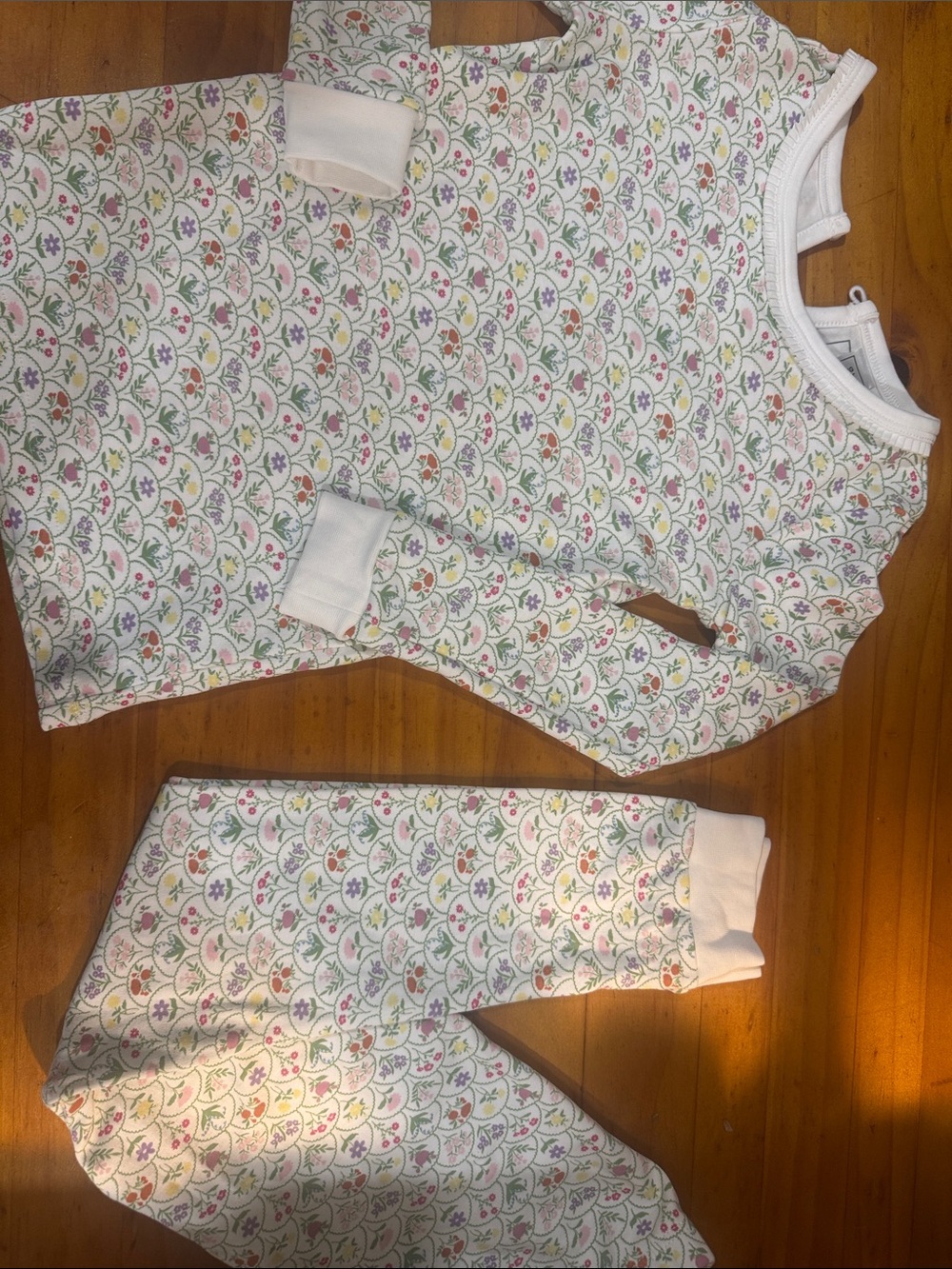 Kids Floral Scallop Print Pajama Set - White